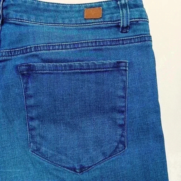 LL Bean Signature crop jeans.  Ladies size 8 - Picture 7 of 9
